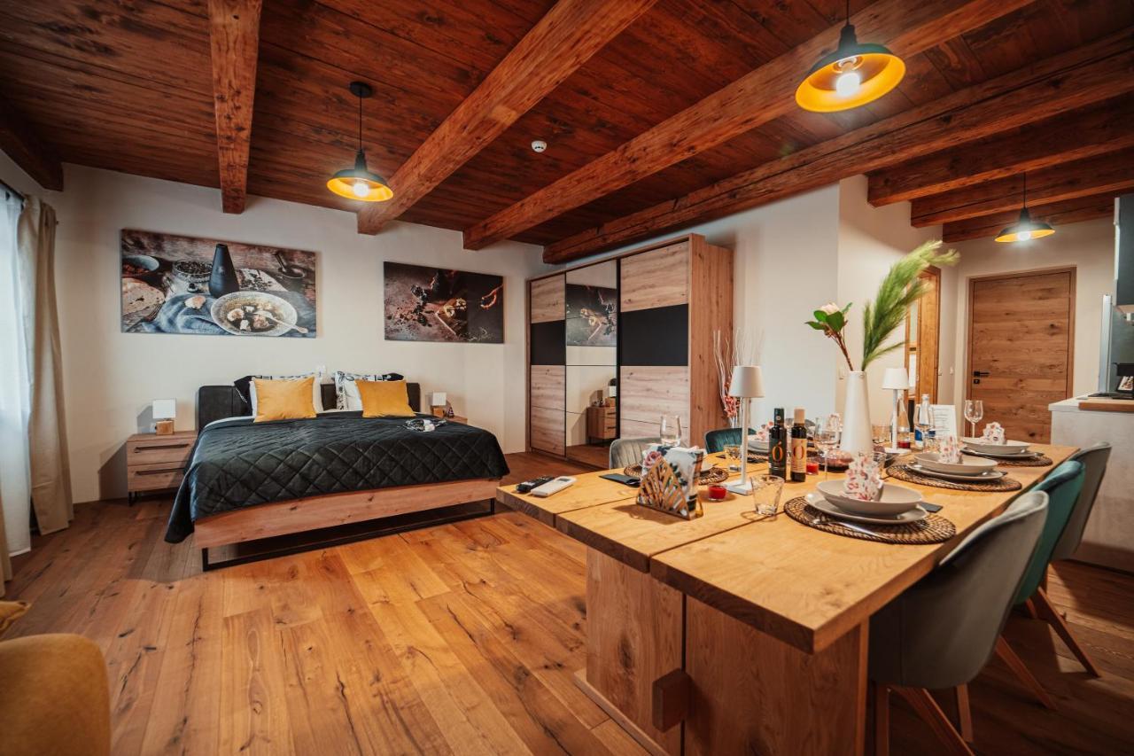 Apartamento Kocbek Since 1929 Sveti Jurij ob Scavnici Exterior foto