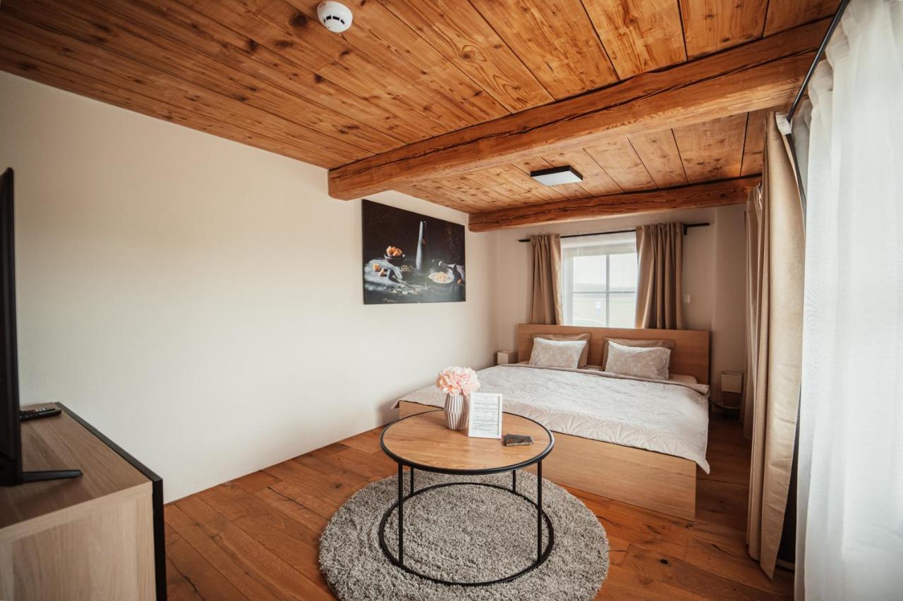 Apartamento Kocbek Since 1929 Sveti Jurij ob Scavnici Exterior foto