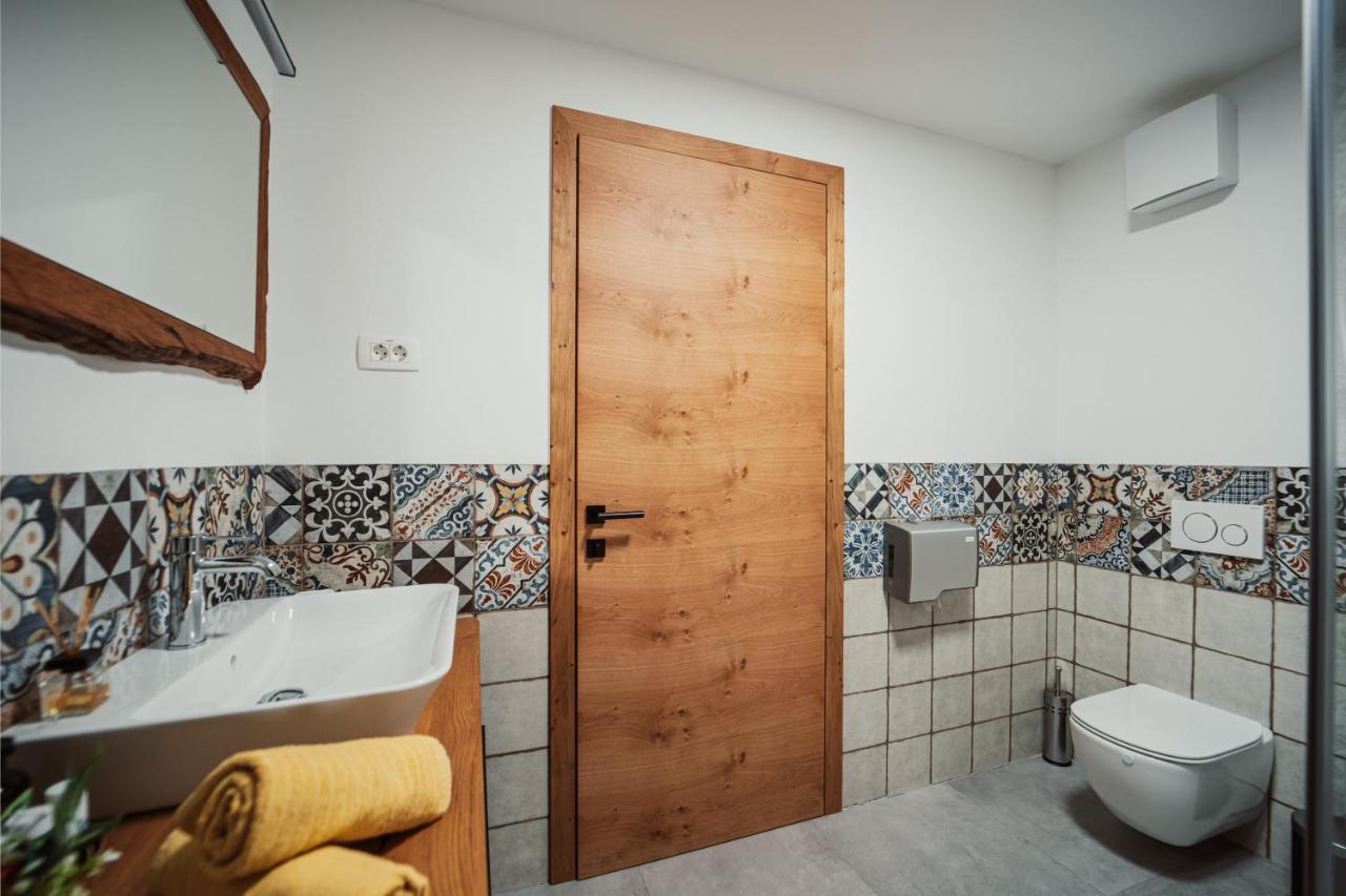 Apartamento Kocbek Since 1929 Sveti Jurij ob Scavnici Exterior foto
