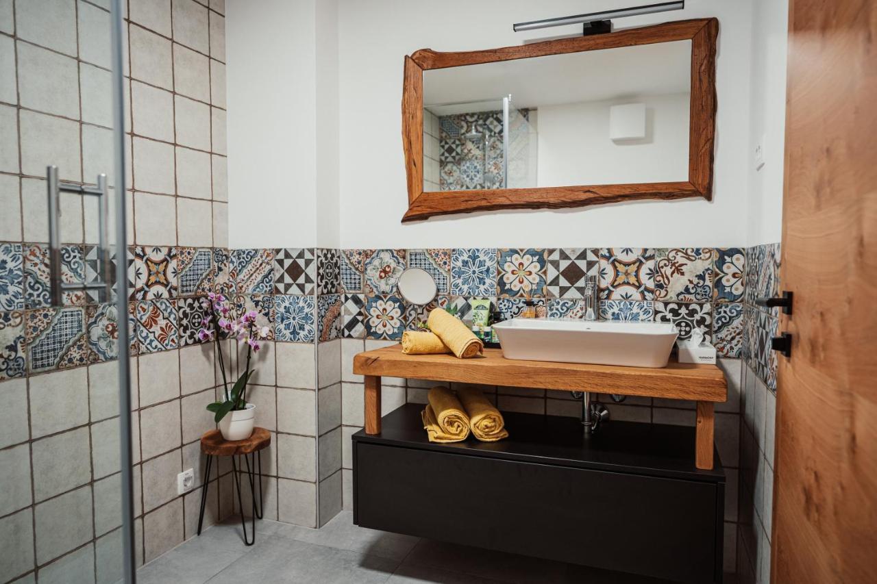 Apartamento Kocbek Since 1929 Sveti Jurij ob Scavnici Exterior foto
